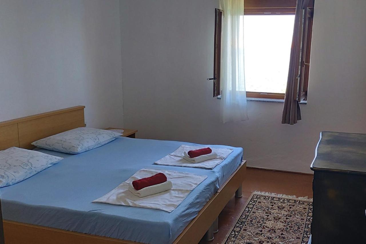 Apartmani Ana Karlobag Εξωτερικό φωτογραφία