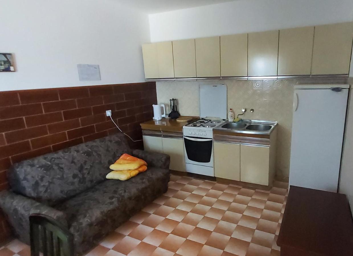Apartmani Ana Karlobag Εξωτερικό φωτογραφία